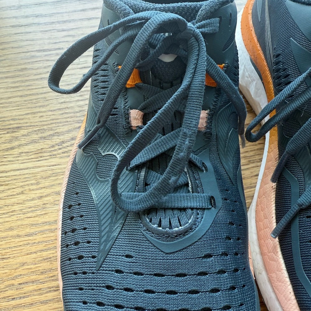 Saucony Endorphin Speed 3 Charcoal and Tangerine Athletic Sneakers - Picture 3 of 10